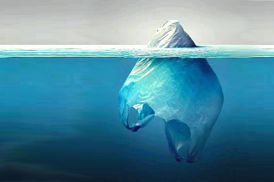 plastica iceberg foto national geographic.jpg